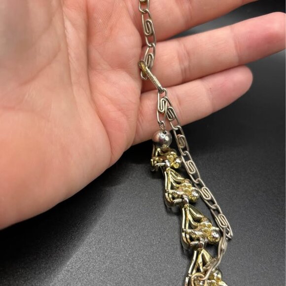 Vintage Lisner Gold tone Leaf Necklace with Red Round Stones - Picture 3 of 4